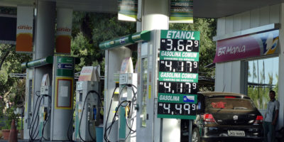 Preço da gasolina cai em média 4,1% nos postos em dezembro