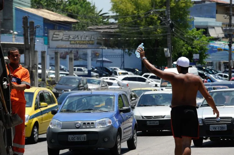IBGE: Brasil perde mais de 2,3 mi de trabalhos formais