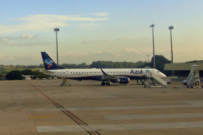 Azul protocola nova proposta na Justiça para compra de operações da Avianca