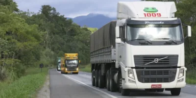 Governo de transição discute nova tabela de fretes