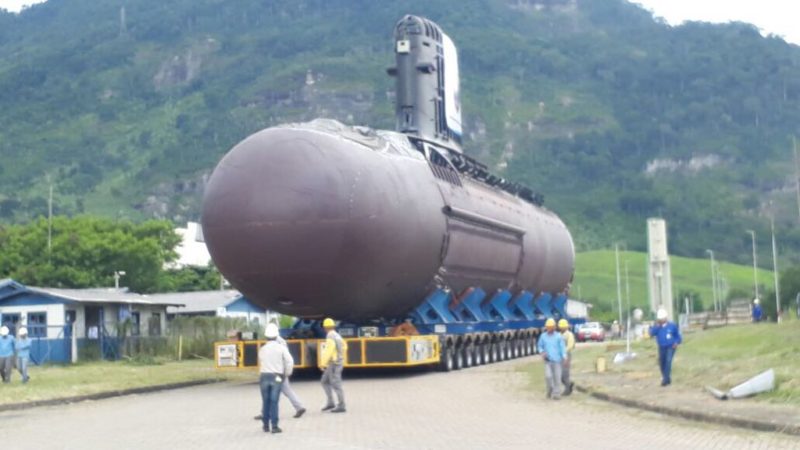 Marinha lança submarino S-40 Riachuelo em cerimônia no RJ
