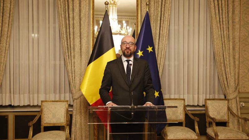 Tratado sobre migrantes leva à demissão do premiê belga