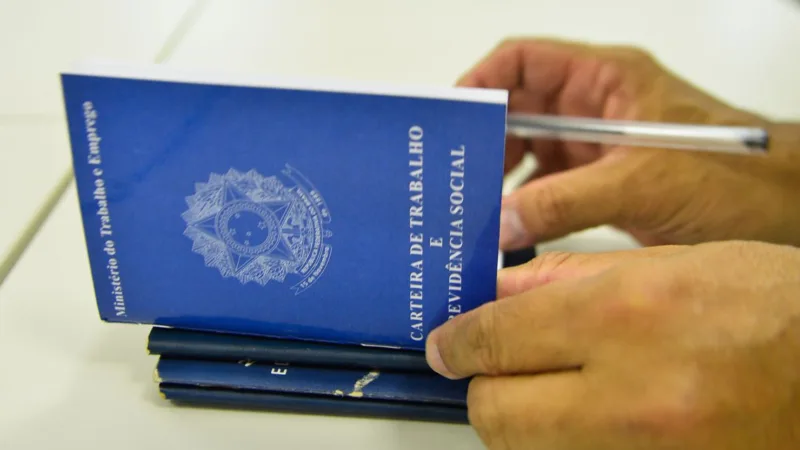 IBGE: desemprego fica em 12,3% em 2018
