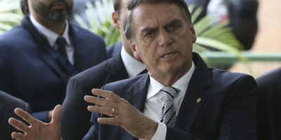 “O Lula, primeiro, não deveria falar, falou besteira”, afirma Bolsonaro