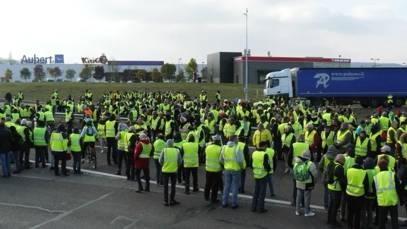 A Seguir: Dados sobre a Economia no Brasil e Possíveis Novos Protestos na Europa