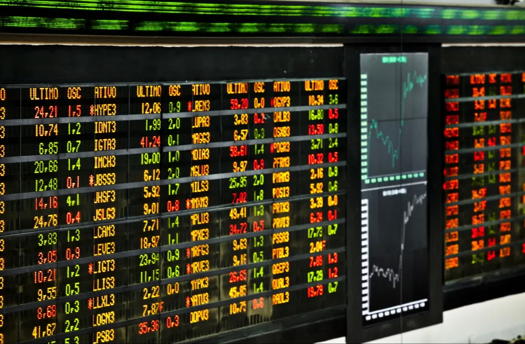 Na última sessão, terça-feira (11), o Ibovespa encerrou em queda de 1,23%, a 102.174,398 pontos. 