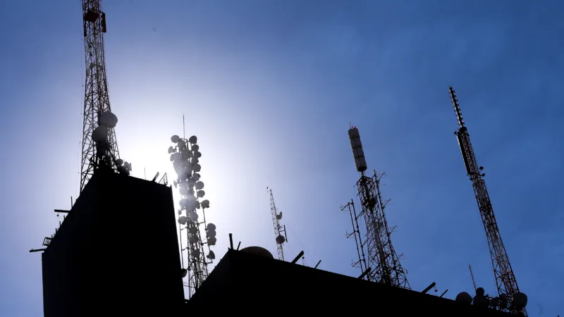 Investimentos em telefonia celular tem alta de 12%