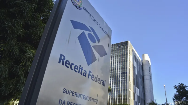 Receita começa a notificar contribuintes do programa de repatriação