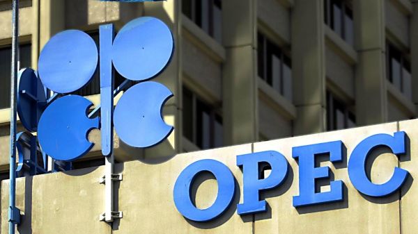 Opep chega a acordo para reduzir produção de petróleo