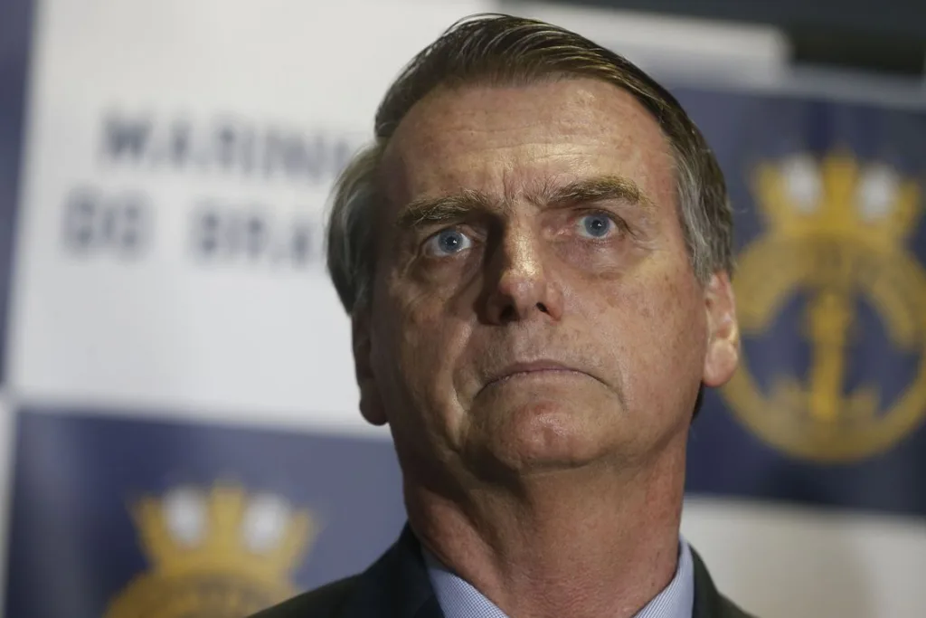 Jair Bolsonaro dobra limite de compras em free shops para US$ 1 mil
