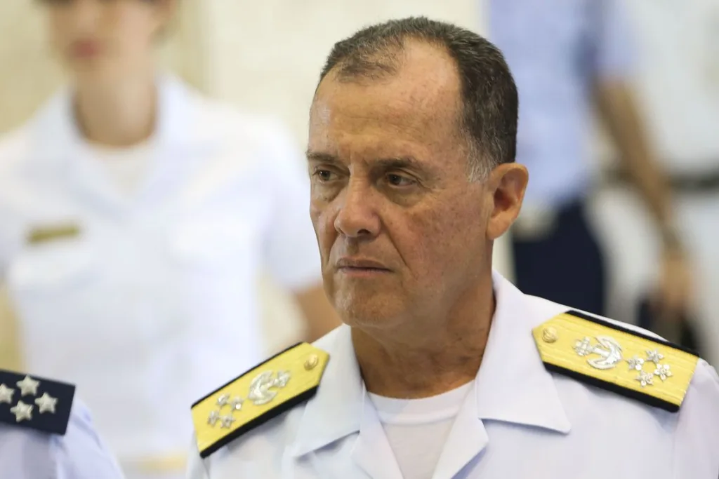 O comandante da Marinha Ilques Barbosa Júnior