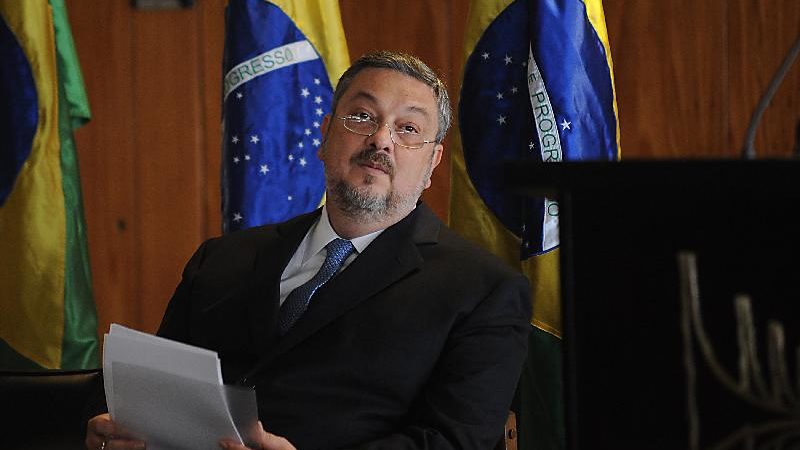 Em delação, Palocci relata propina em dinheiro a Lula e racha com Dilma
