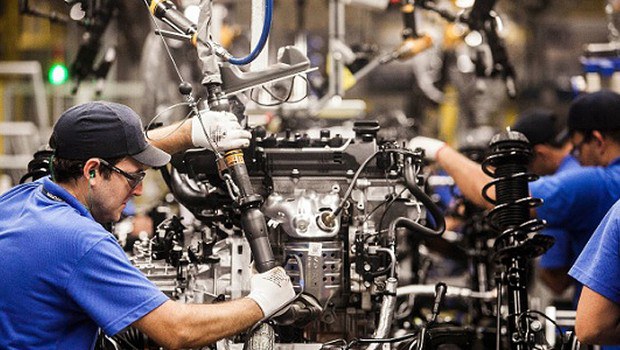 Produção industrial tem alta em 10 regiões no mês de abril