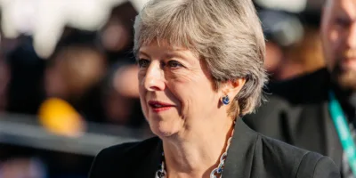 Brexit: May diz que renunciará caso Parlamento aprove acordo