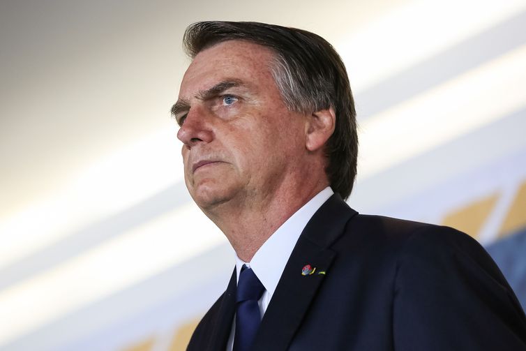 Ibovespa em queda; Bolsonaro se reúne com líderes partidários