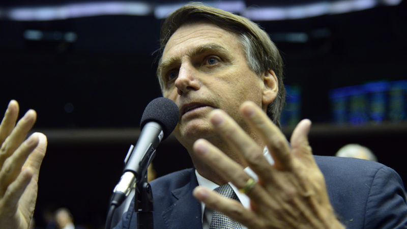 Bolsonaro declara que Brasil e Argentina devem caminhar juntos