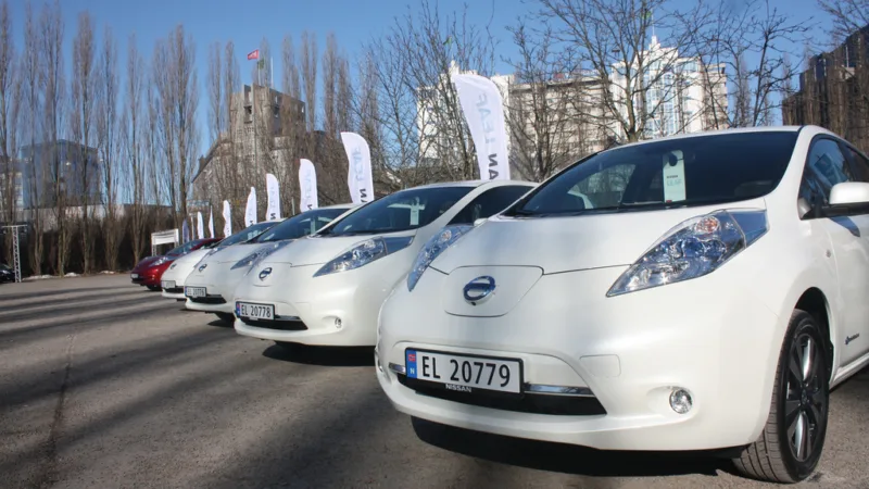 Governo da França deseja fusão entre Renault e Nissan, diz jornal