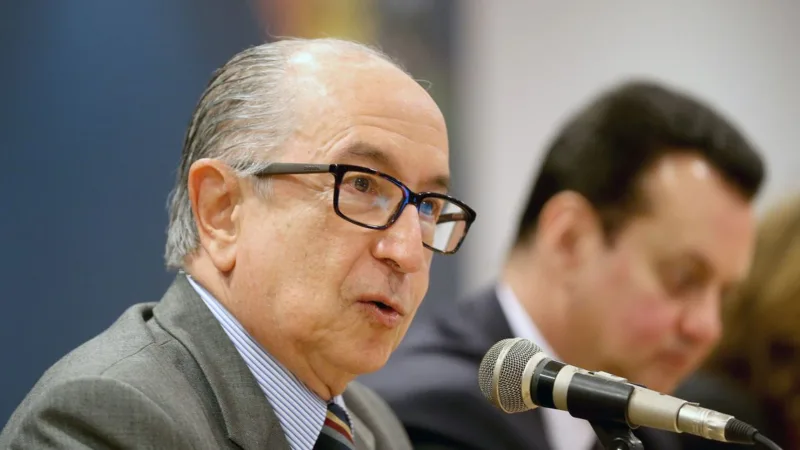 Não haverá mudança no IR e nem aumento no IOF, disse Marcos Cintra