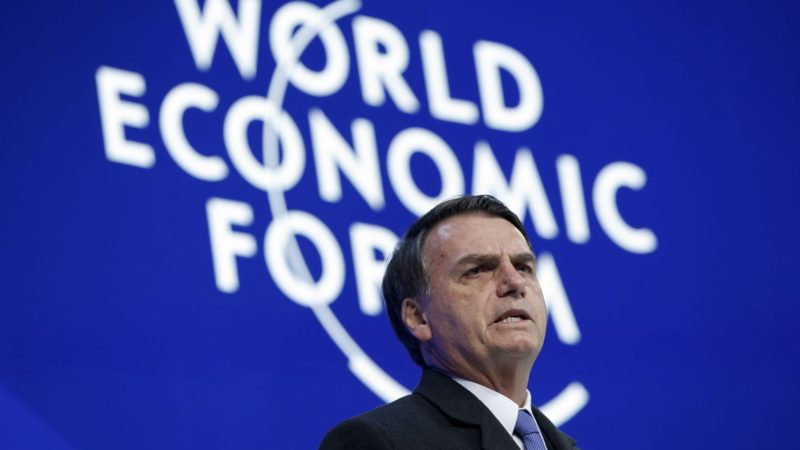 Bolsonaro e Conte falaram de aproximação militar, diz fonte do governo