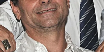 Cesare Battisti chega à Itália após 37 anos foragido