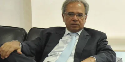 Paulo Guedes pode reduzir impostos de importação para 20%