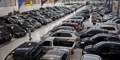 Venda de carros cresce 11% no 1º trimestre, diz Fenabrave
