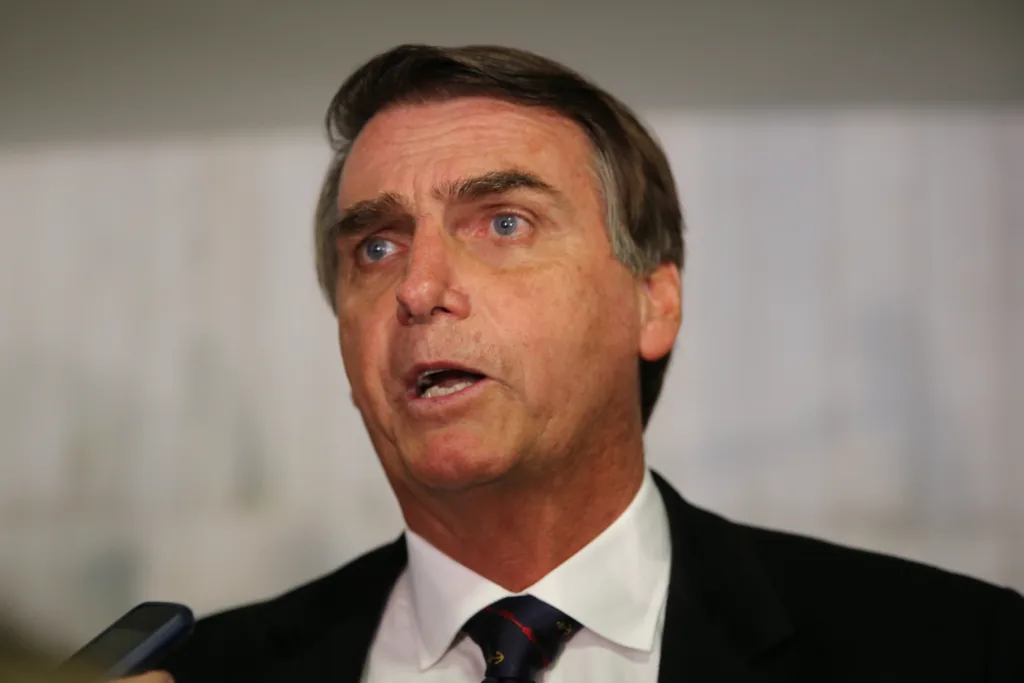 Por mês o governo desembolsa cerca de R$ 50 bilhões com o pagamento do coronavoucher,
