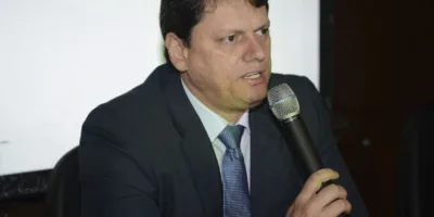 Governo quer leiloar 10 portos e ferrovia Norte-Sul nos próximos 50 dias