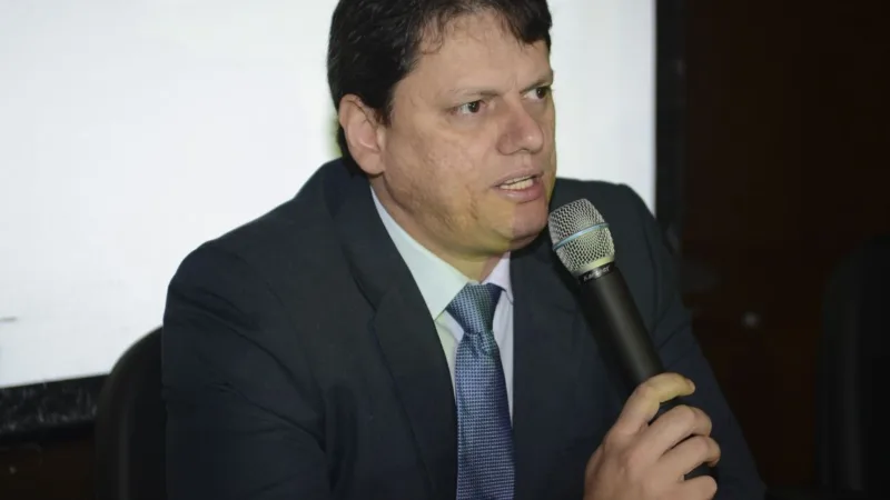 Governo quer leiloar 10 portos e ferrovia Norte-Sul nos próximos 50 dias