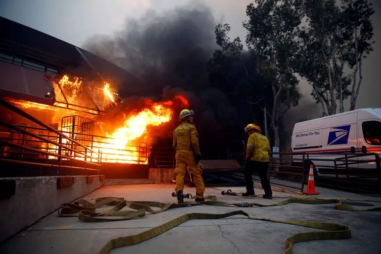 Após incêndios na Califórnia PG&E vai pedir recuperação judicial