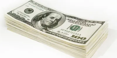 Dólar encerra em alta de 0,073% com divulgação do PIB