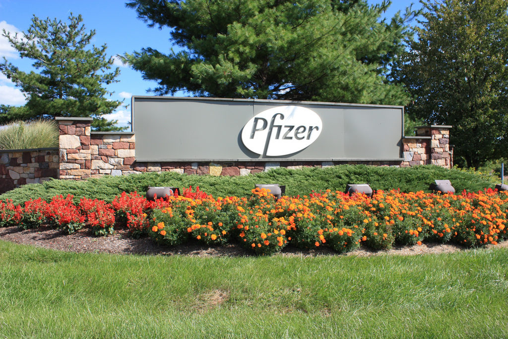 A gigante da farmacêutica Pfizer estaria negociando uma fusão com a fabricante de genéricos Mylan.