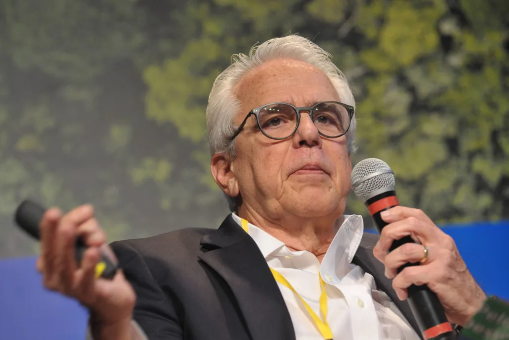 O setor petrolífero enfrenta um ambiente de incertezas, diz Petrobras
