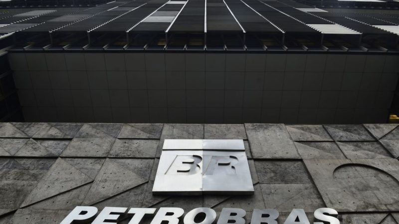 Petrobras assina 3 contratos de venda de ativos totalizando US$ 10,3 bi