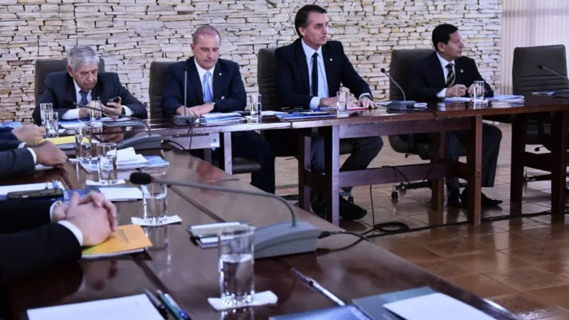 Reunião ministerial indica novas medidas do governo de Jair Bolsonaro