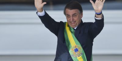 Aprovação do governo Bolsonaro recua de 40% para 37%, aponta XP