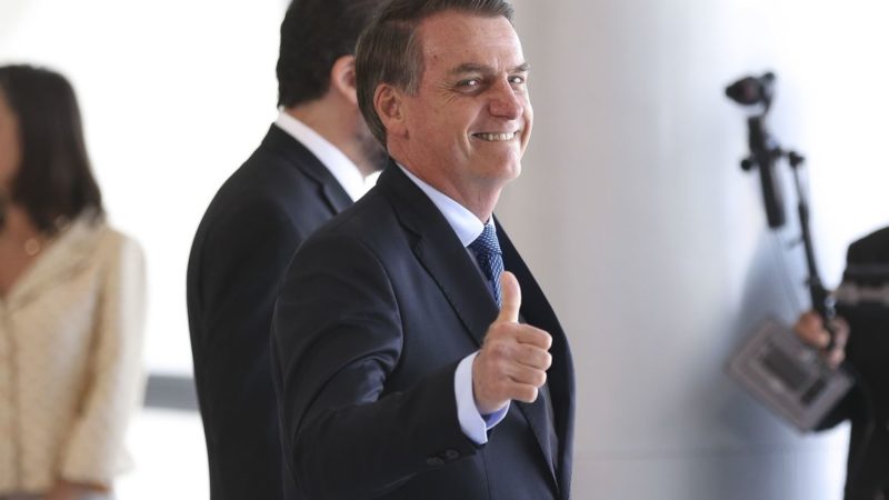 Presidente Bolsonaro é liberado pelos médicos e volta para Brasília