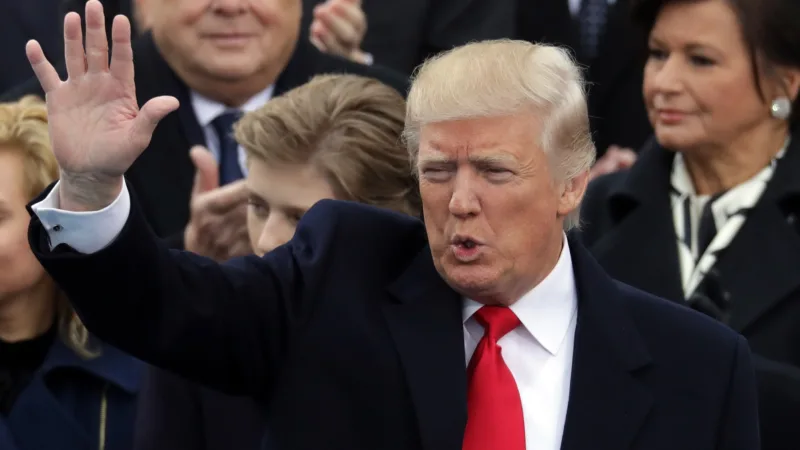 Trump atinge Huawei; China critica e diz que vai proteger suas empresas