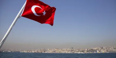 Construtura recebe aval para terminar condomínio de mini-castelos na Turquia