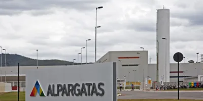 Alpargatas (ALPA4) reverte lucro em prejuízo de R$ 199 milhões e mostra Ebitda negativo