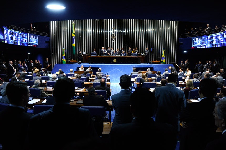 Plenário do Senado aprova adesão automática ao cadastro positivo