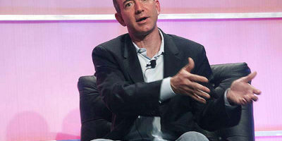 Empresa de desafeto de Bezos tem US$ 1,3 bi em dívidas, diz Bloomberg