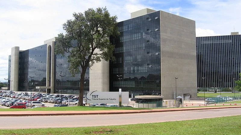Tribunal decide que greve contra privatização de estatal é ato abusivo