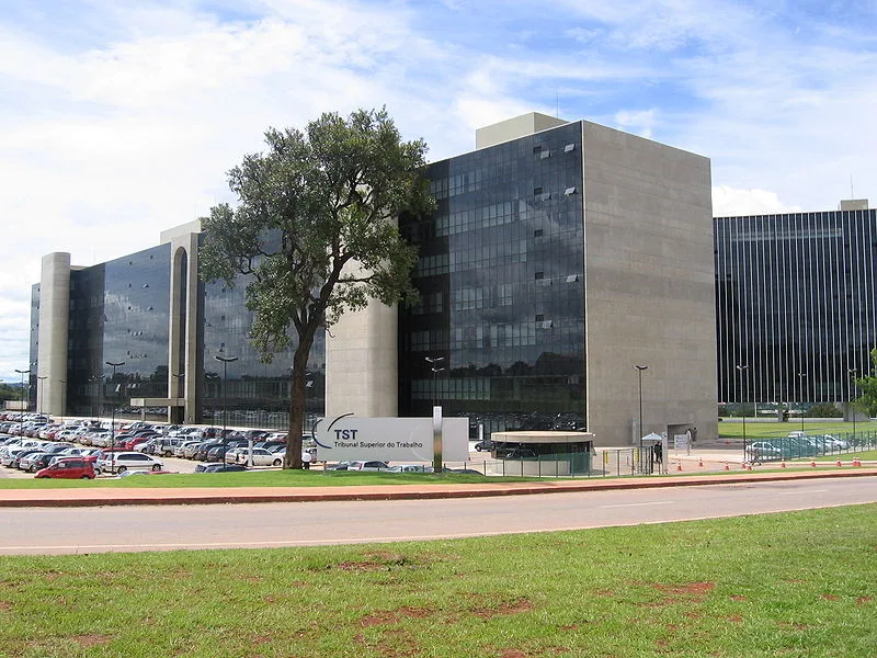 TST decide que greve contra privatização de estatal é ato abusivo