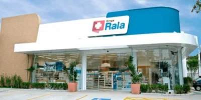 Após anúncio de abertura de 240 lojas em 2020, Raia Drogasil registra alta de mais de 3%