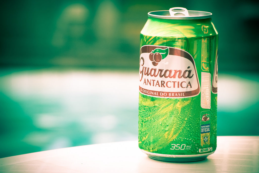 Guaraná Antarctica lança novas latas com receitas de drinks