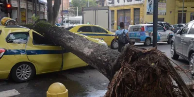 Temporal que atingiu o Rio causa R$ 76 mi de prejuízo a comerciantes