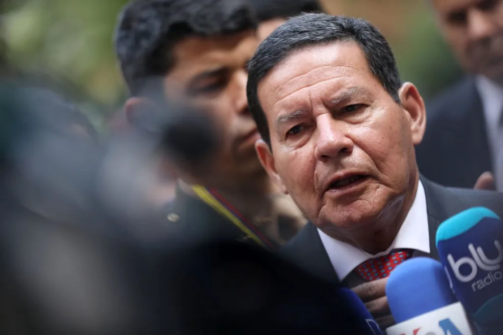 O vice-presidente Hamilton Mourão diz que a reforma da Previdência dos militares vai economizar R$ 13 bilhões em 10 anos