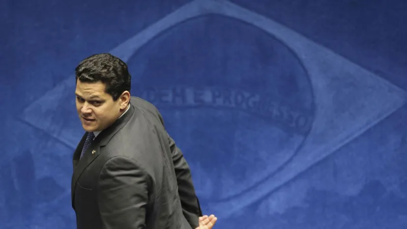 Alcolumbre quer acompanhar reforma da Previdência com subcomissão