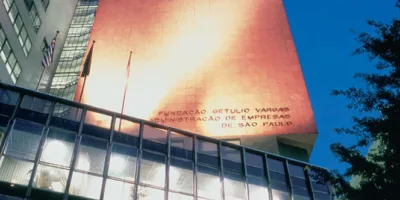 FGV: confiança do consumidor recua em fevereiro